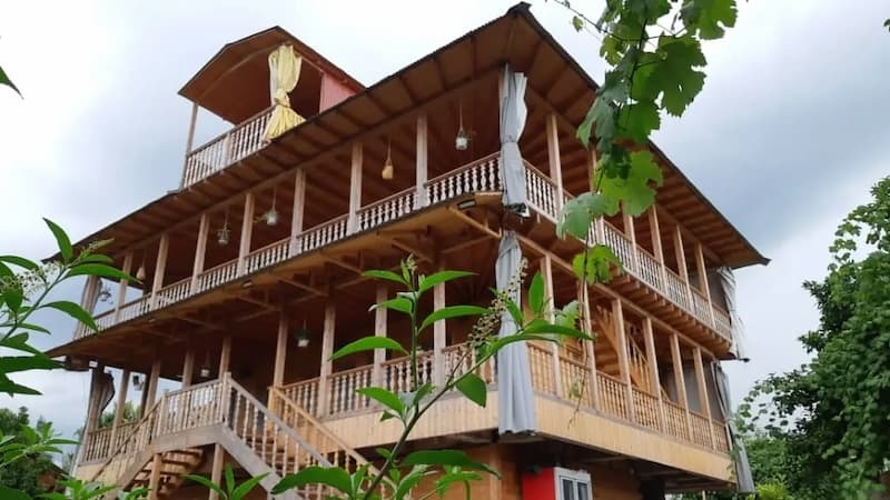 بوم‌گردی عمارت گلسرا لاهیجان